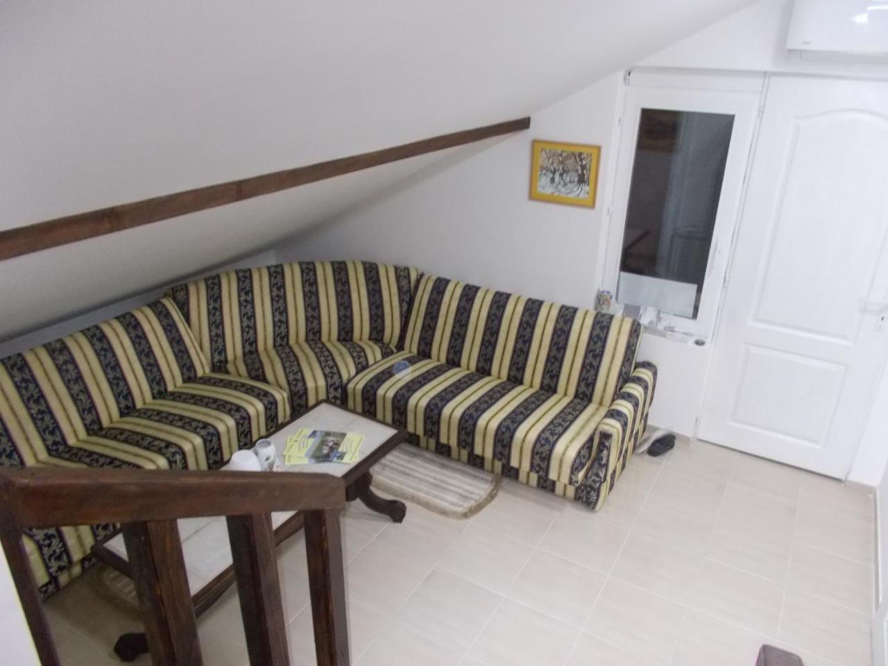 Apartman Vrdnicak Vrdnik Exterior foto