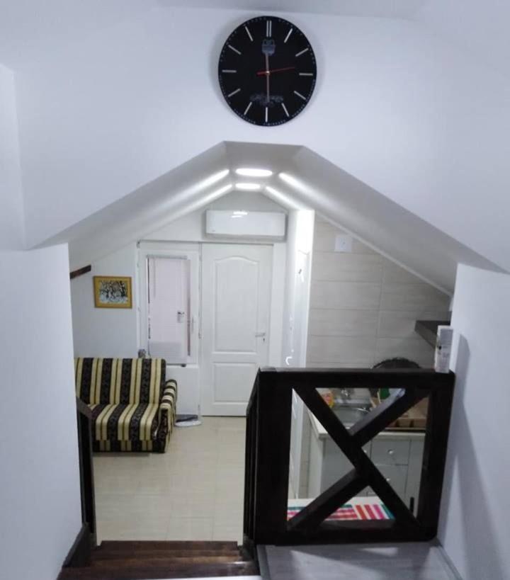 Apartman Vrdnicak Vrdnik Exterior foto